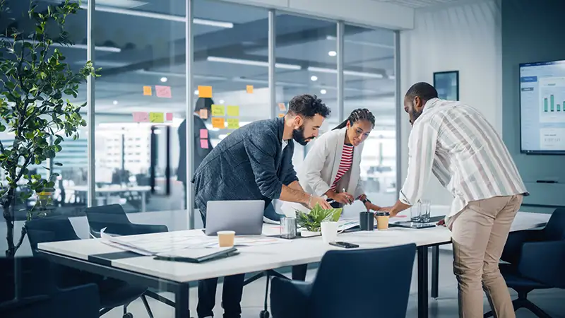 Elevando las estrategias de entretenimiento y medios de comunicación